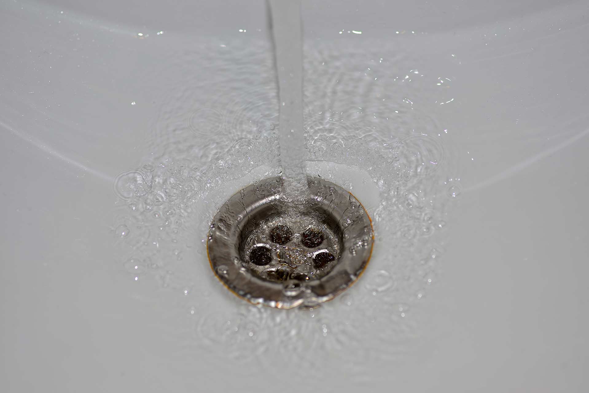 A2B Drains provides services to unblock blocked sinks and drains for properties in Gunnersbury.